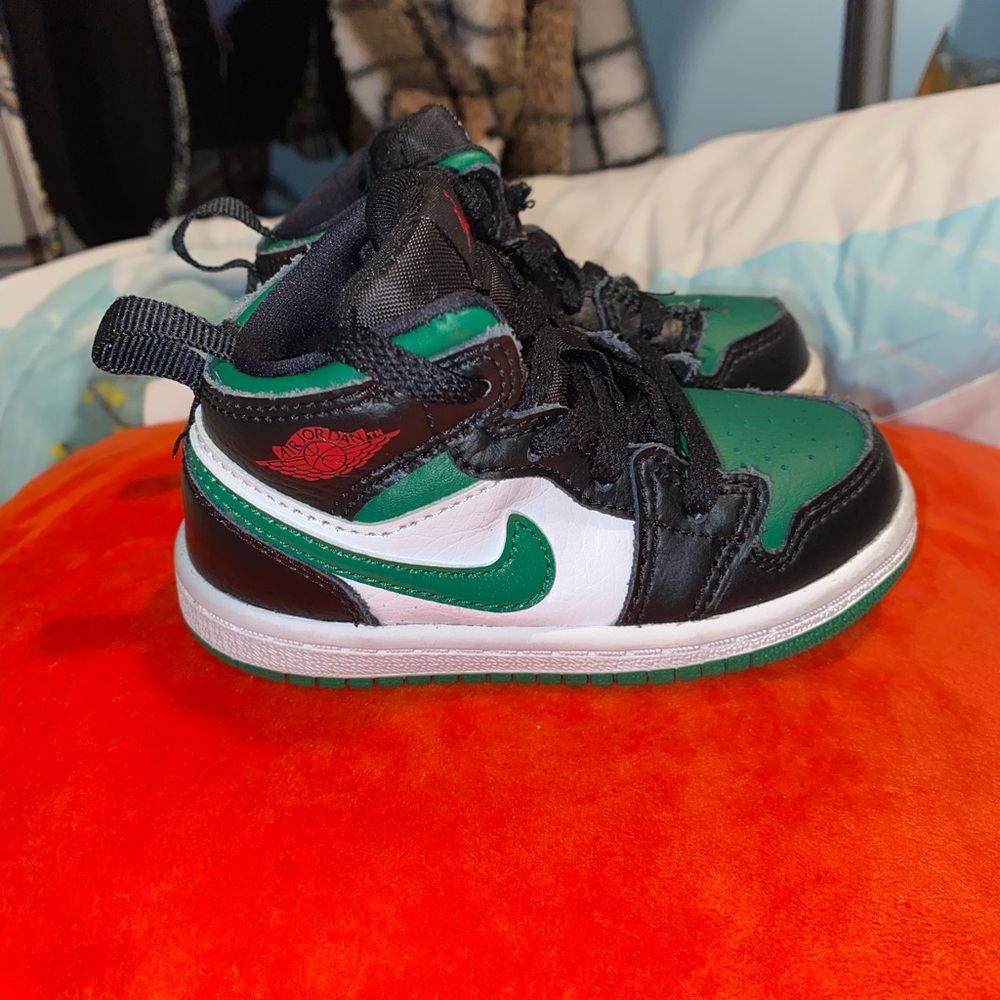 Air Jordan 1 Mid green pine